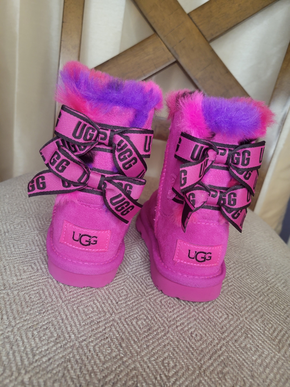 UGG Bailey Bow Plaid Punk Boots. - Picture 7 of 8